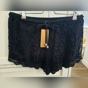 Quinn black shorts